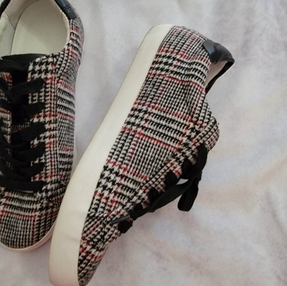 Bannana Republic Red and Black Plaid Shoes - Picture 6 of 13